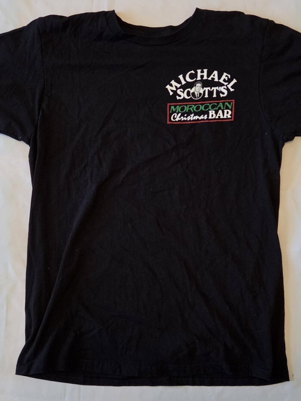 The OfficeMichael Scott Moroccan Christmas Bar Tee – Men’s – Excellent Condition